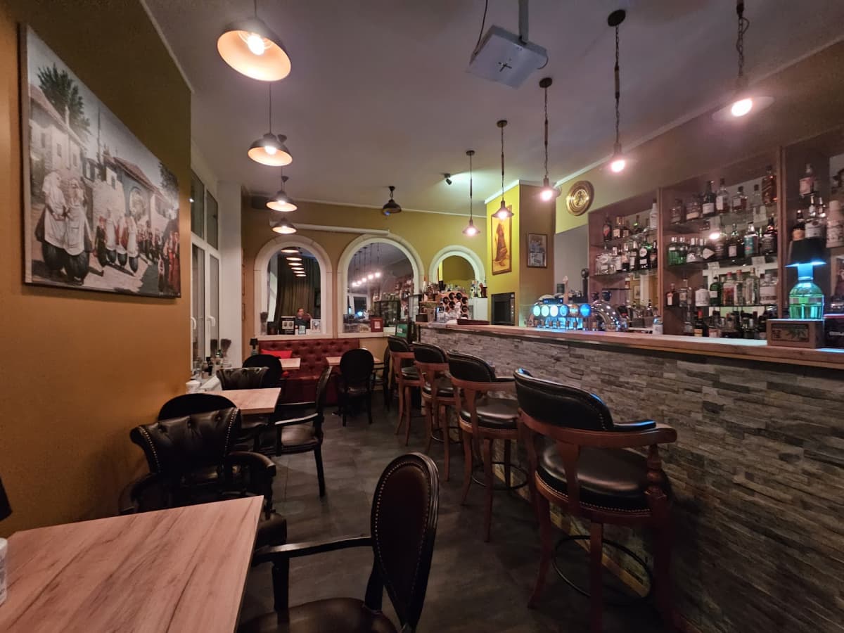 An Albanian bar in the heart of Dudelange - 2