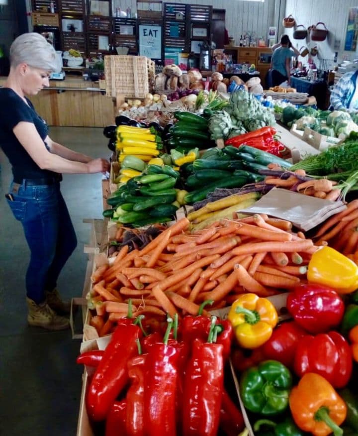 Silence it grows! Grocery store at BIO farm - 9