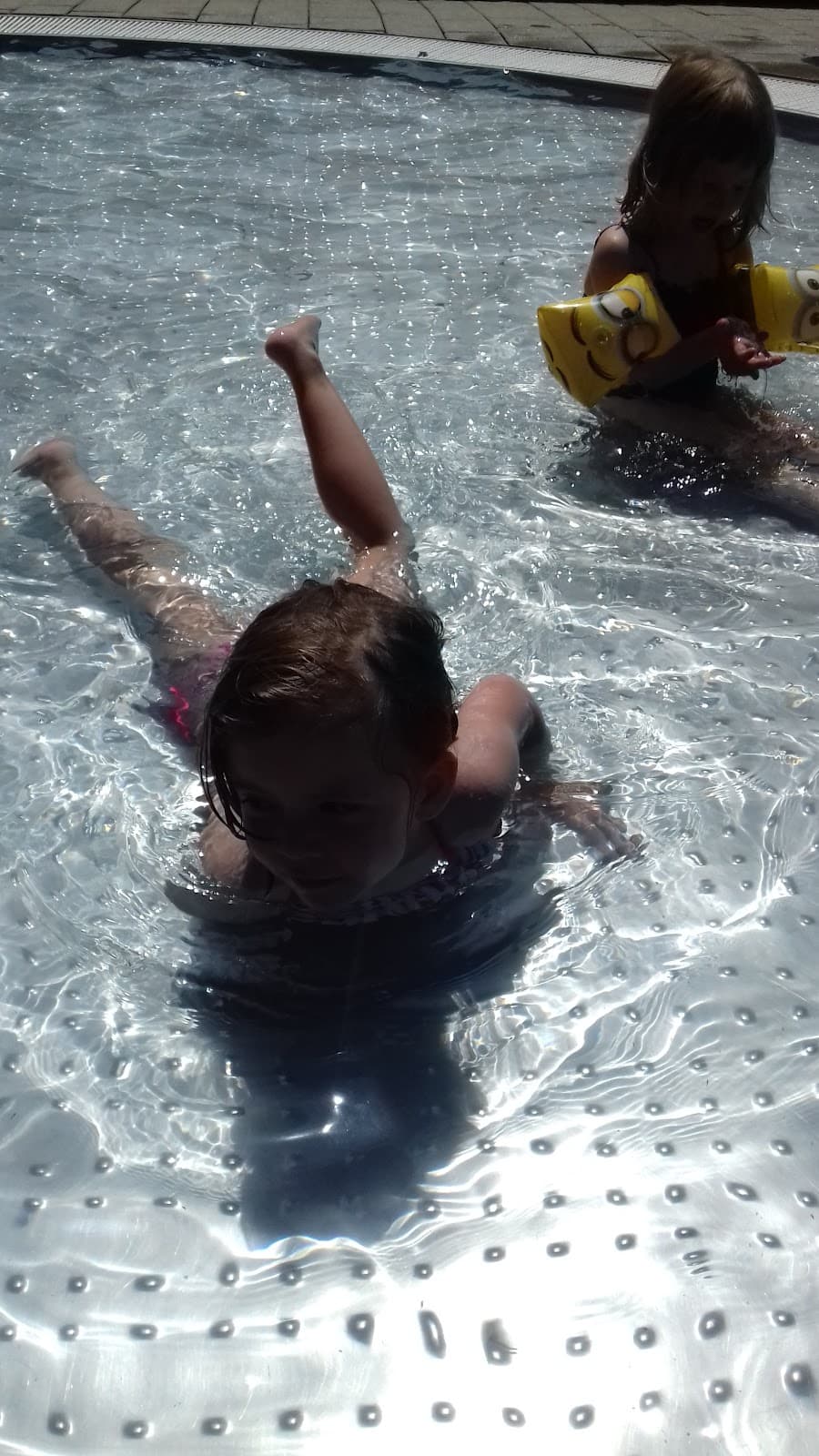 Outdoor swimming pool in Dudelange - 7
