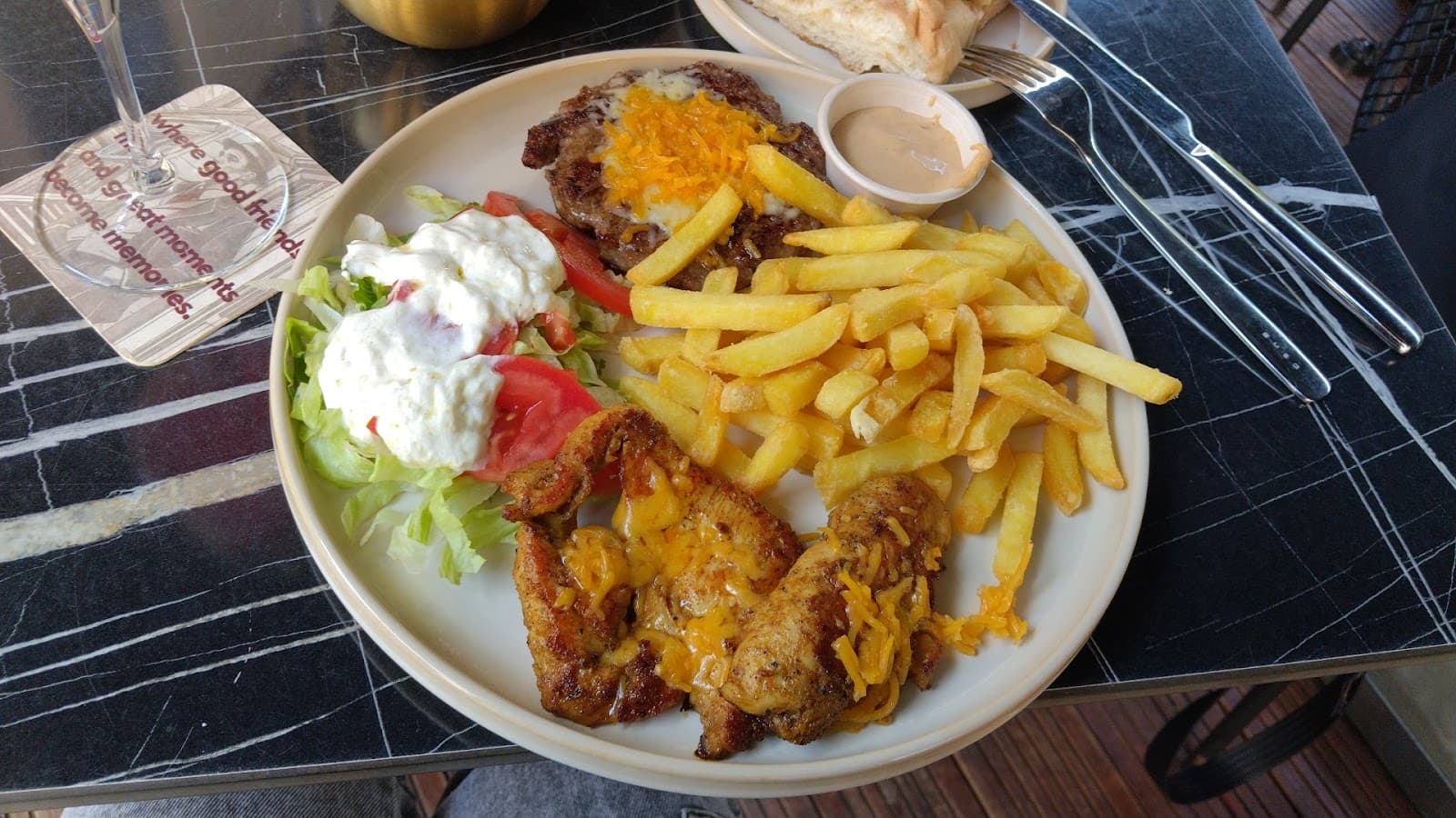An Albanian bar in the heart of Dudelange - 3