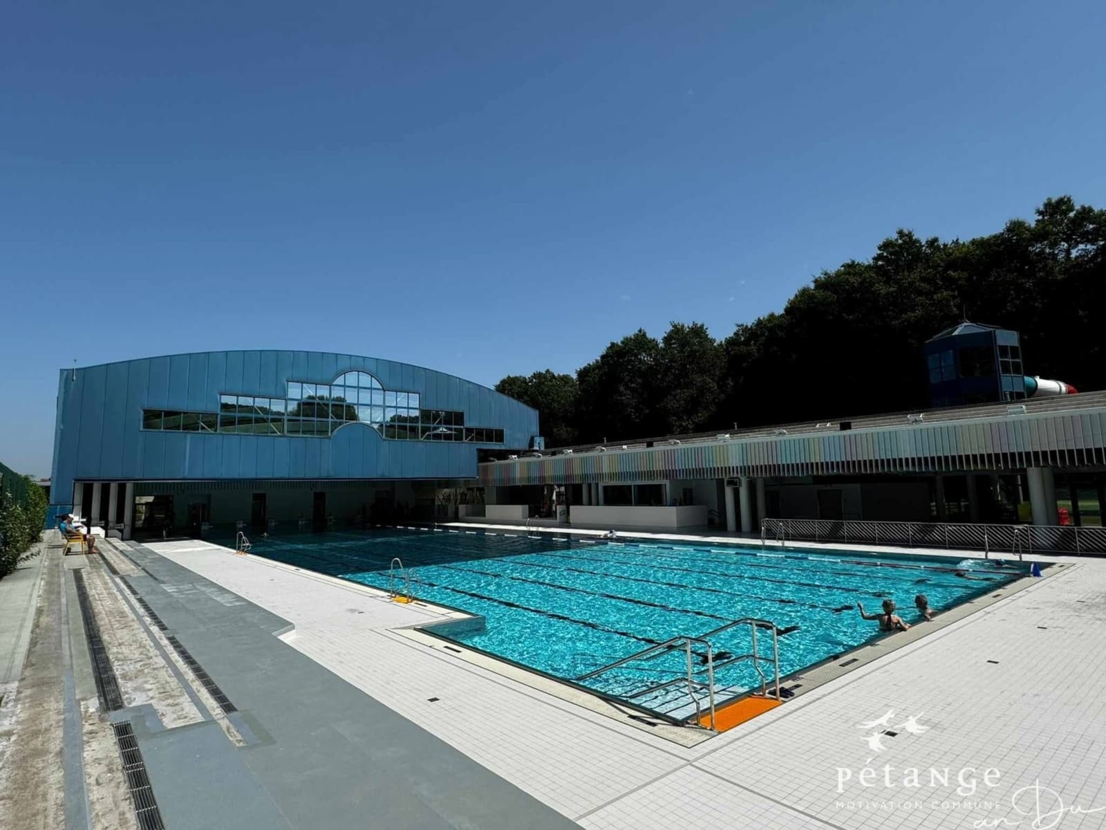 PiKo, the Kordall swimming pool with an open roof in Rodange - 3