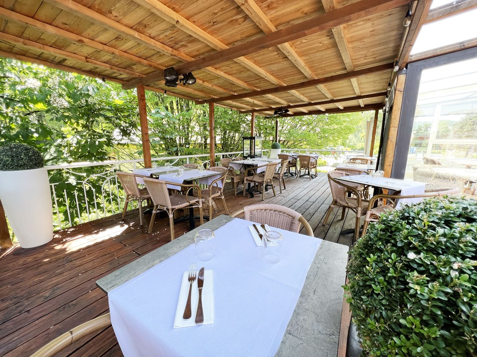 Lunch or dinner in the heart of nature - 11
