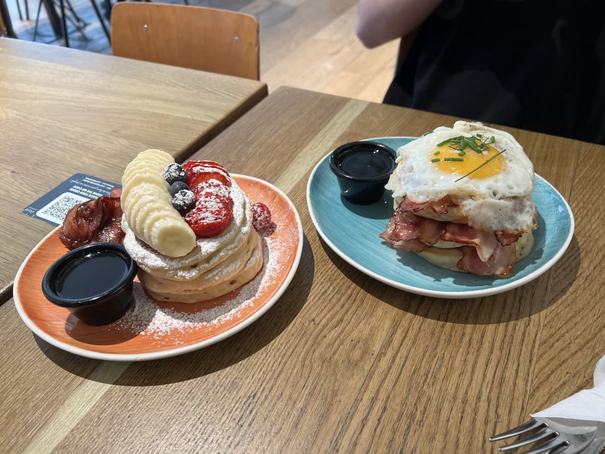 Lloyd Coffee Eatery: Trendy Coffee Shop in Luxembourg City - 7