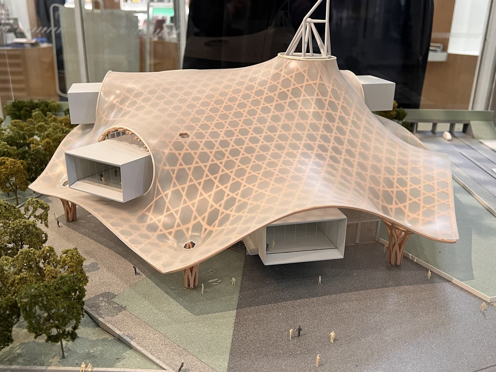 What is this atypical building? - 10