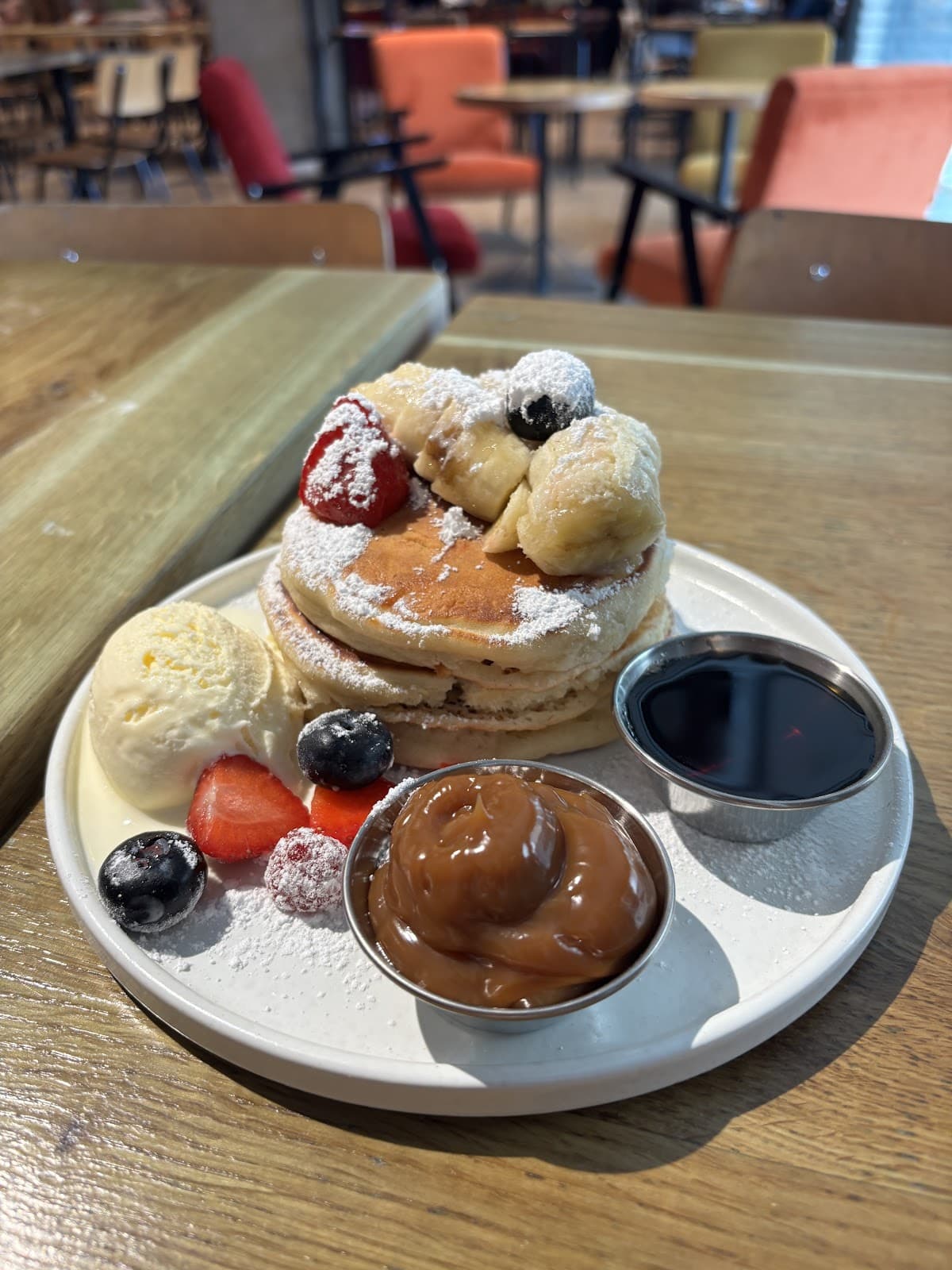 Lloyd Coffee Eatery: Trendy Coffee Shop in Luxembourg City - 4