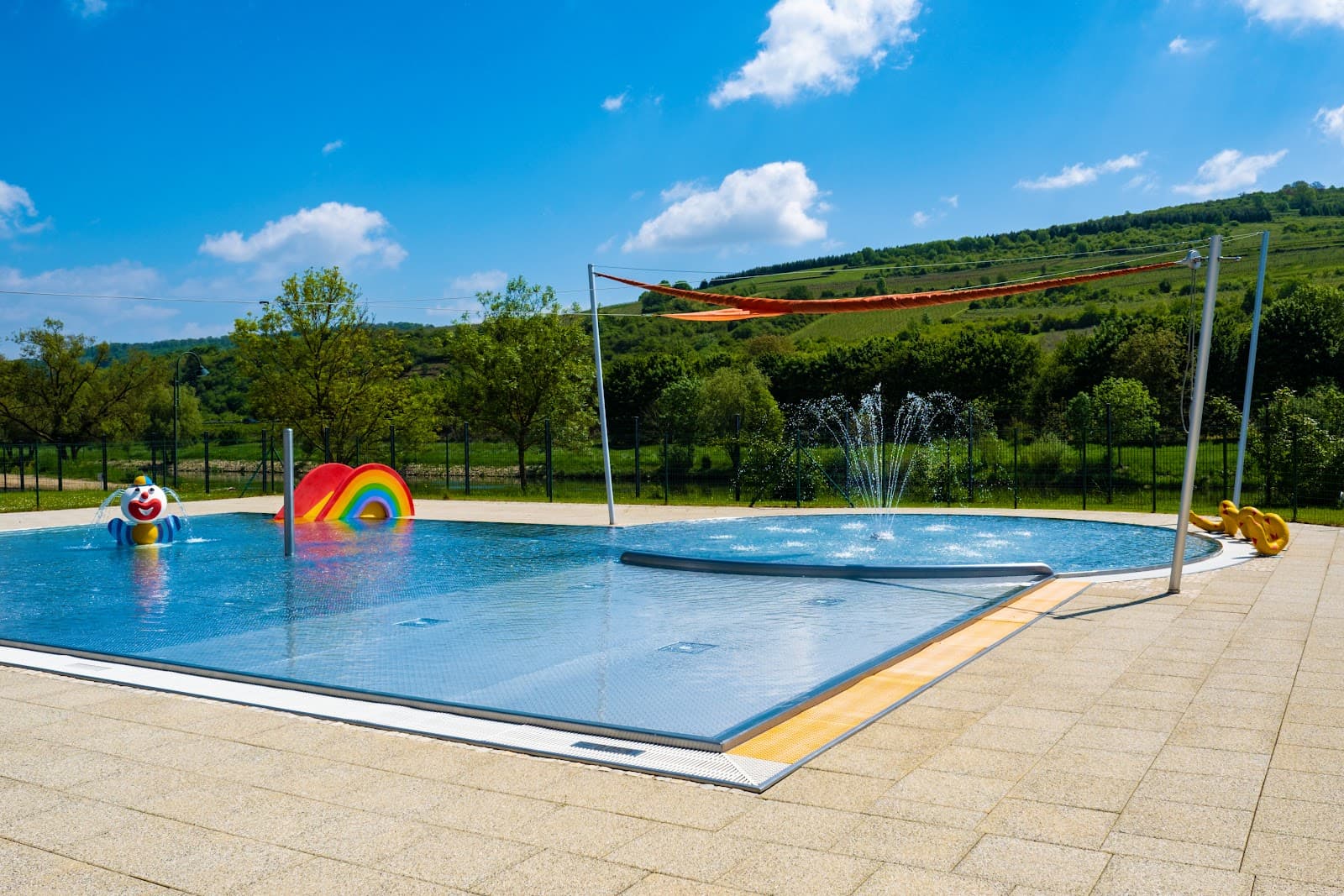Swimming in front of the vineyards in Grevenmacher - 11