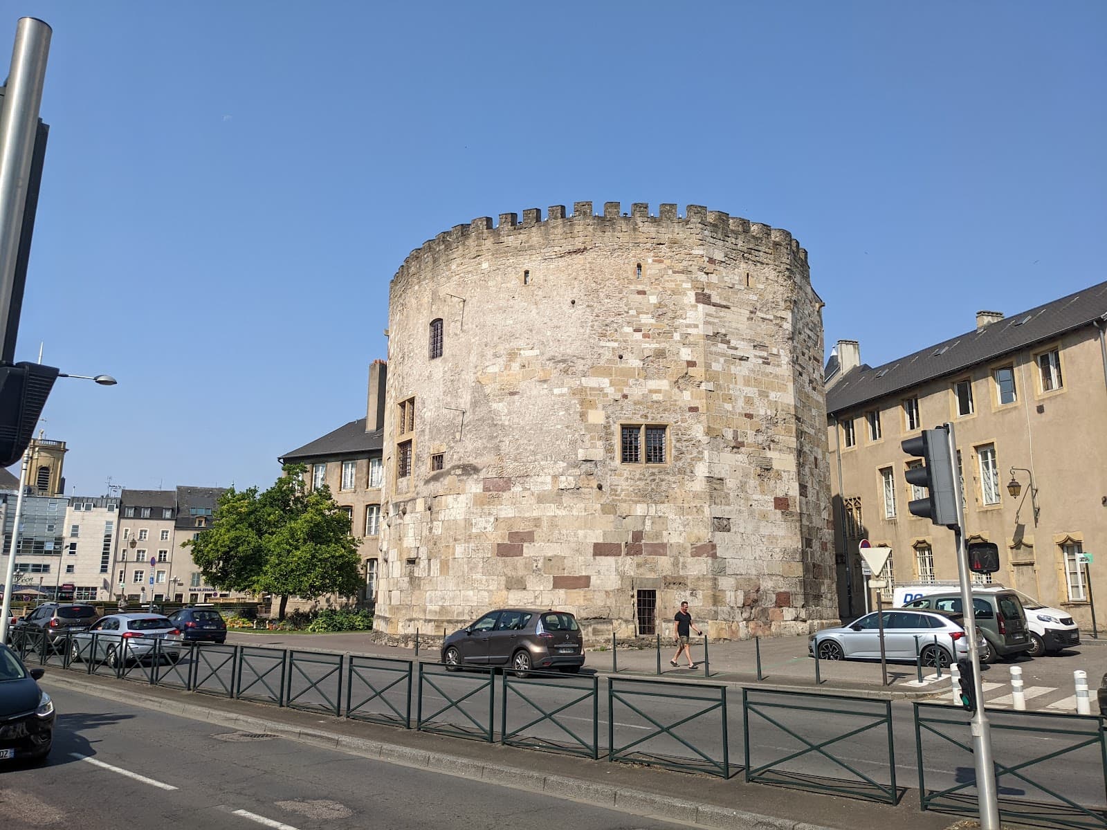 A tower, a museum or a dungeon? - 3