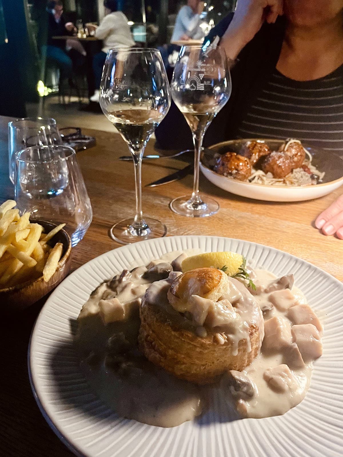 Bistro Quai: a terrace between vineyards and river - 11