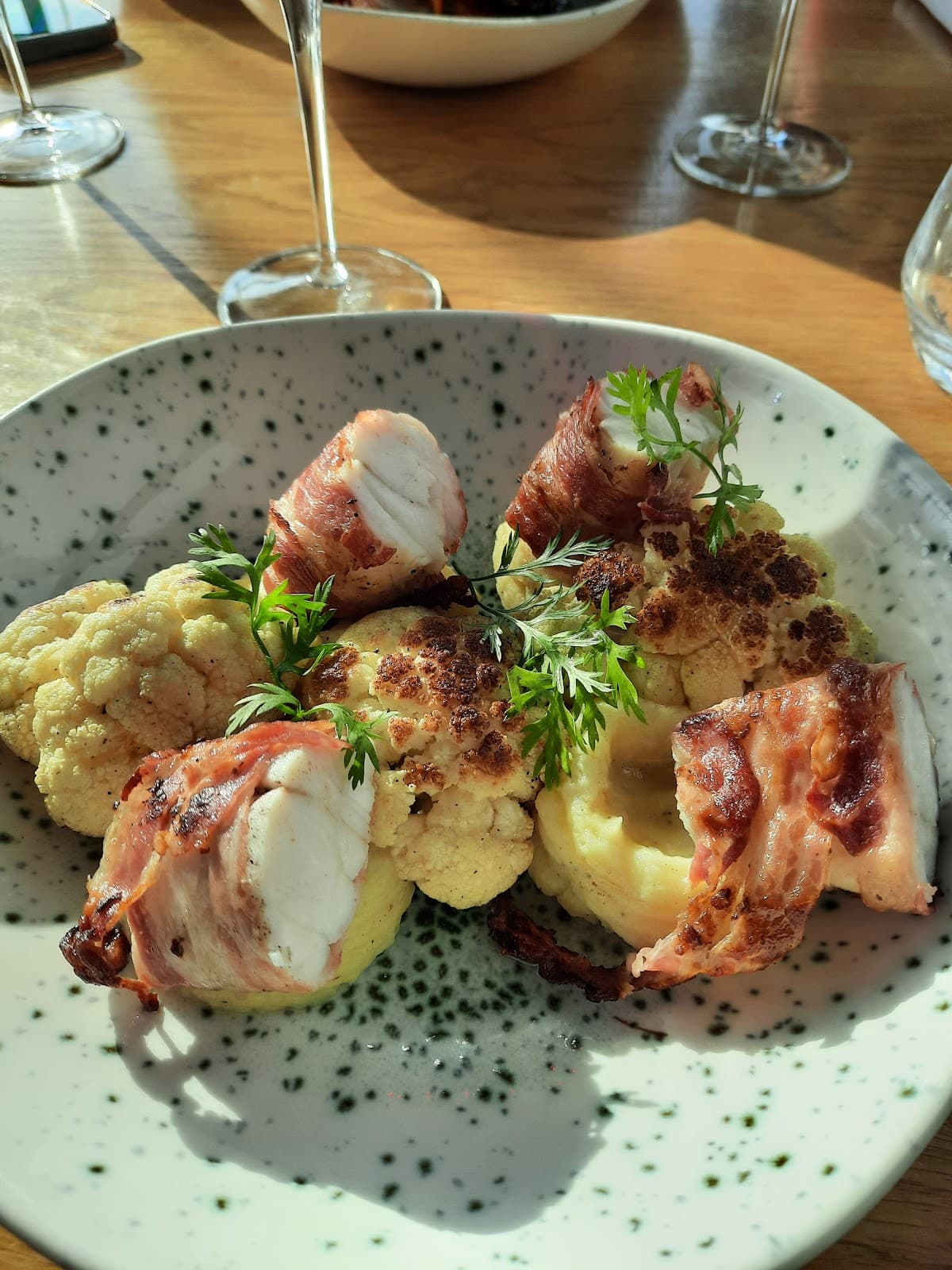Bistro Quai: a terrace between vineyards and river - 16