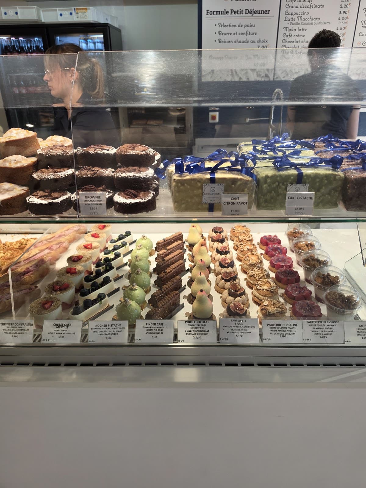 Café & Croissant - 6