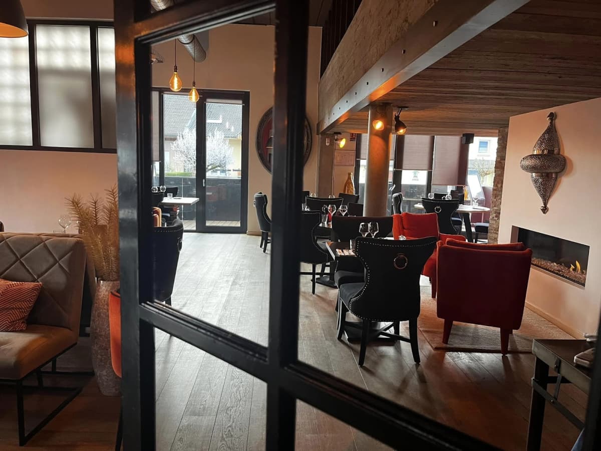 The chameleon gourmet brasserie - 2