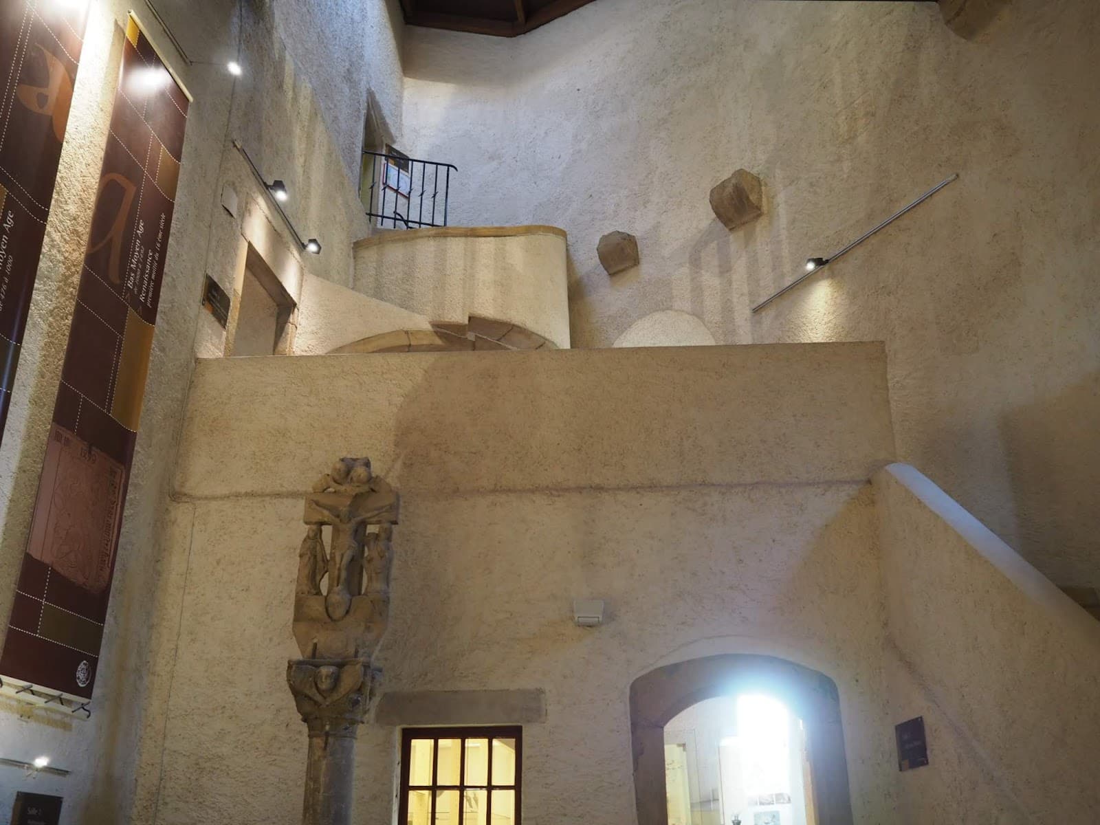 A tower, a museum or a dungeon? - 4