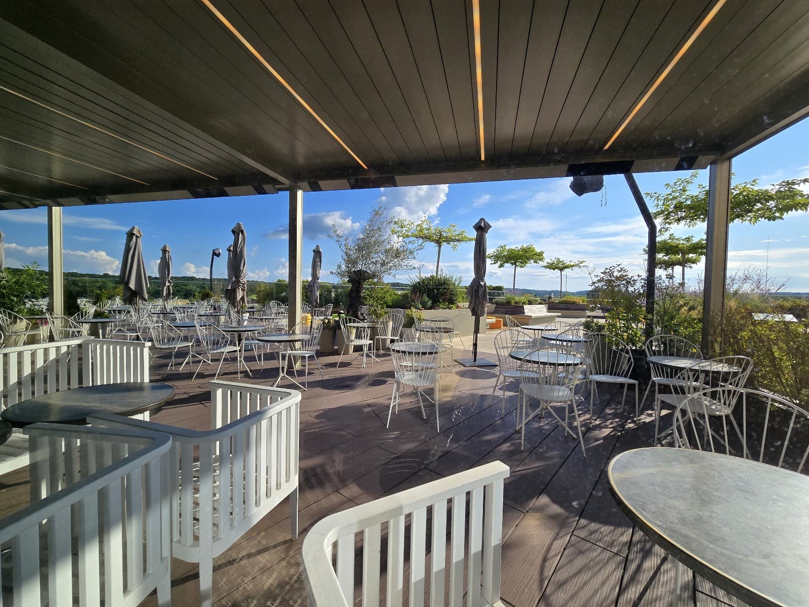Skybar Luxembourg, the chic rooftop of City Concorde - 17