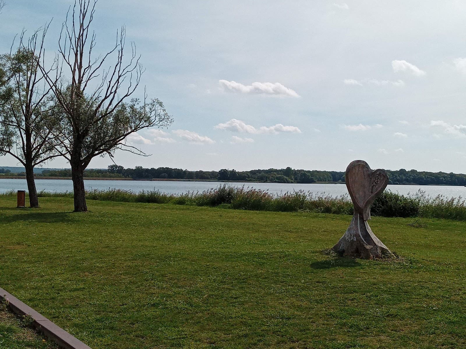 Baignade, pêche, paddle et vélo au Lac de la Madine - 11