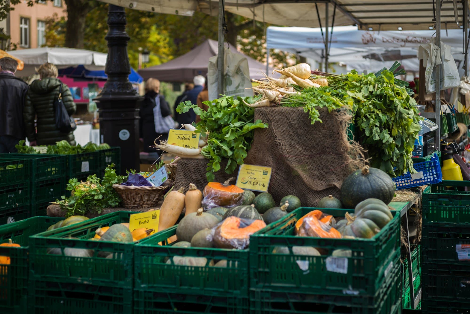 Viens faire un tour aux marchés de la capitale - 3