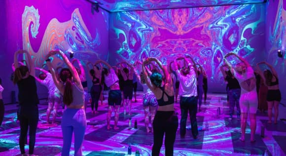 Cours de yoga immersif