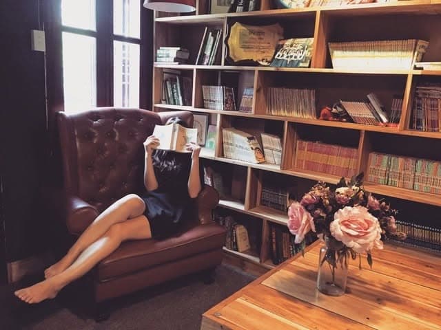 Books & More - La poésie au féminin | Événement de lecture