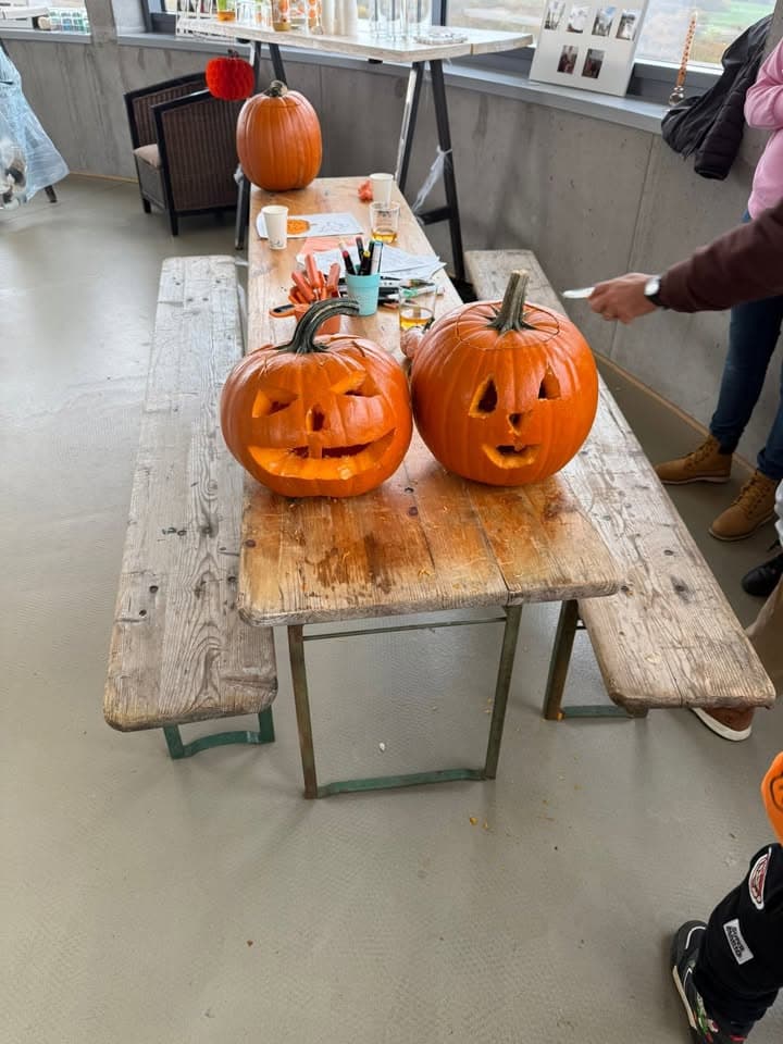Pumpkin Carving Workshop at Aquatower