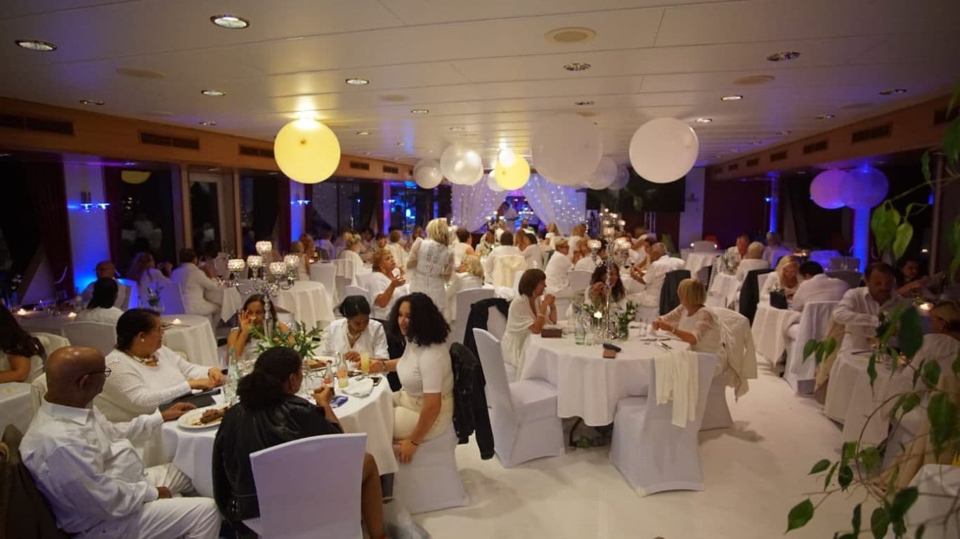 Dîner en blanc – DJ Robbie