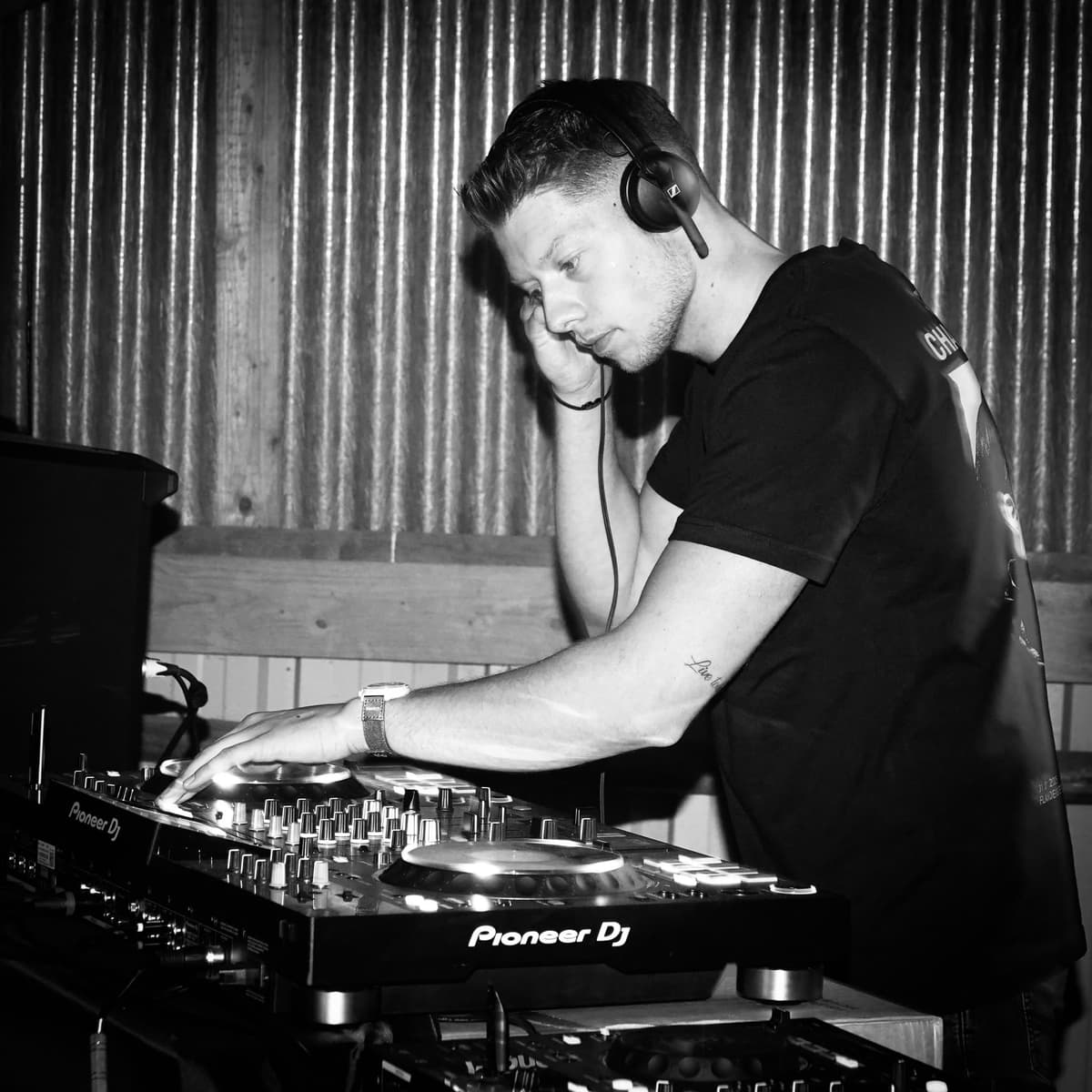 DJ Set Center – Hugoo