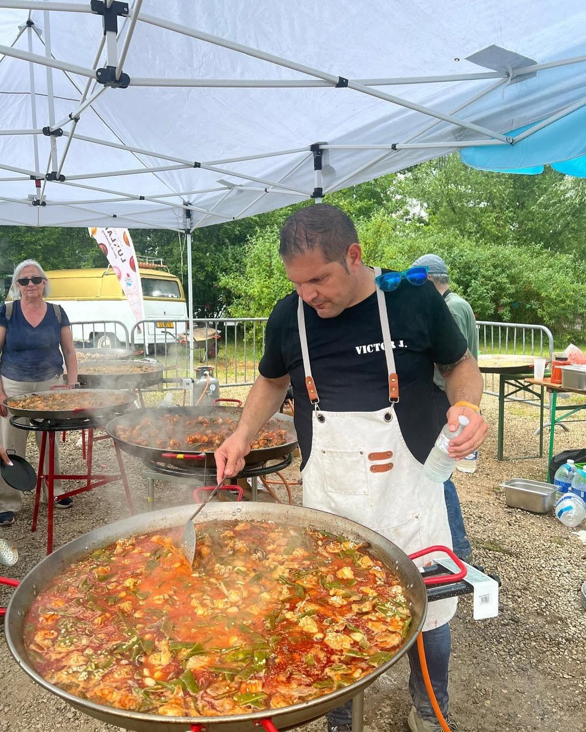 Dégustation de paella solidaire