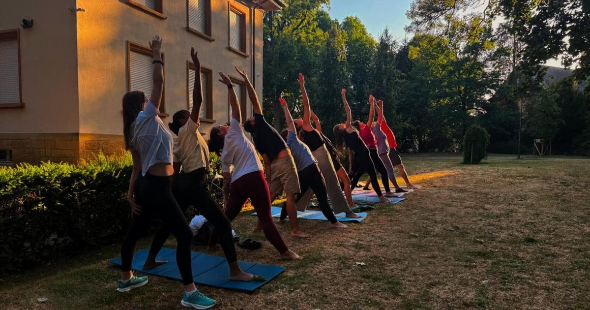 Yoga sous les étoiles