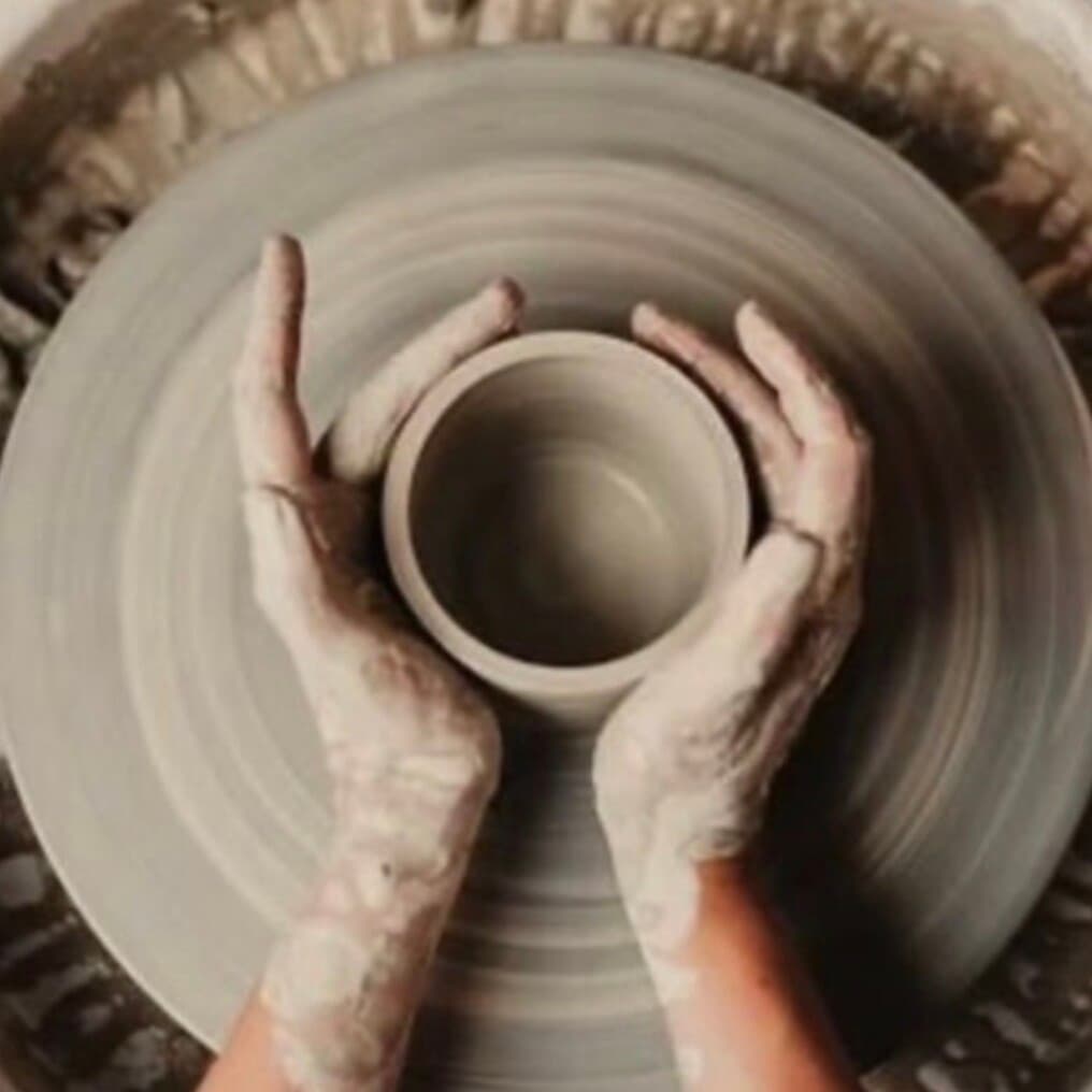 Introduction to pottery wheel throwing
