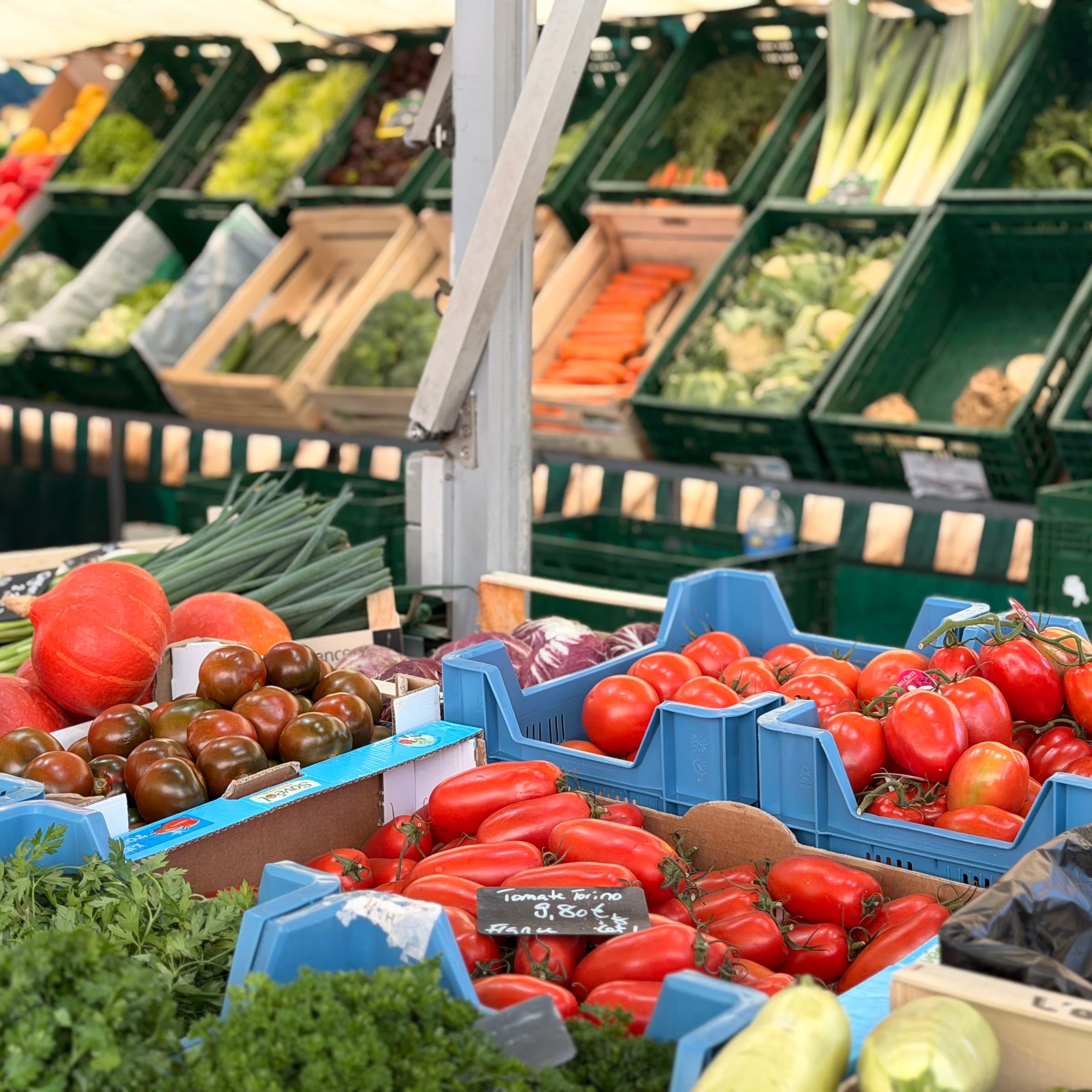 Viens faire un tour aux marchés de la capitale