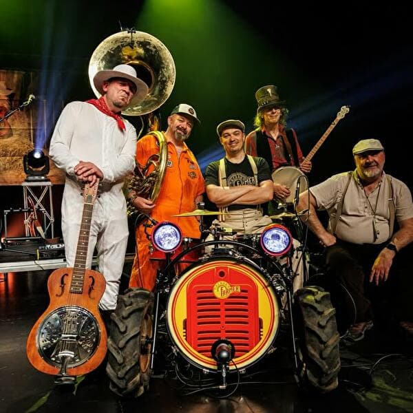 Macadam Farmer + Liane Edwards and the Dust Raisers (opening act)