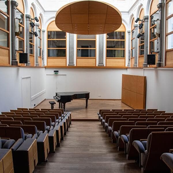 French Mélodies and German Lieder