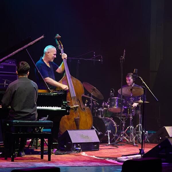 Avishai Cohen Trio || Eternal Child