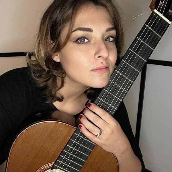 Teresa Minnillo : Un voyage intime dans la chanson italienne