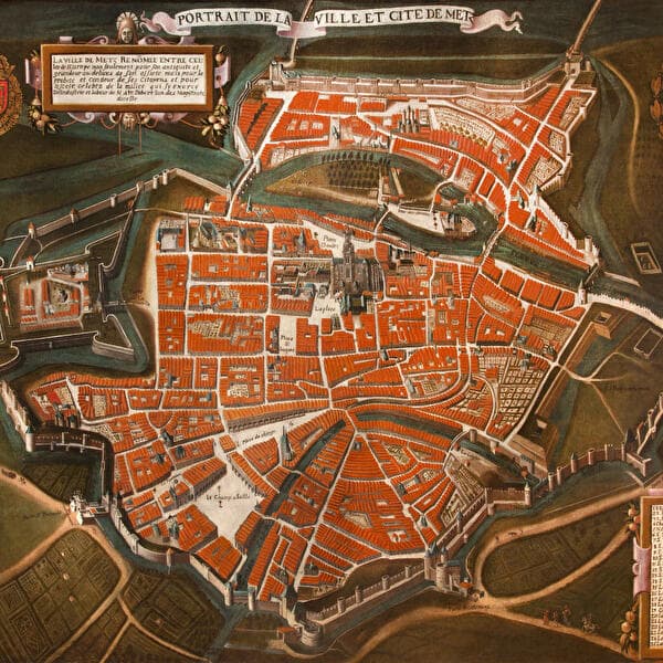 Visite sur le plan relief de la ville de Metz