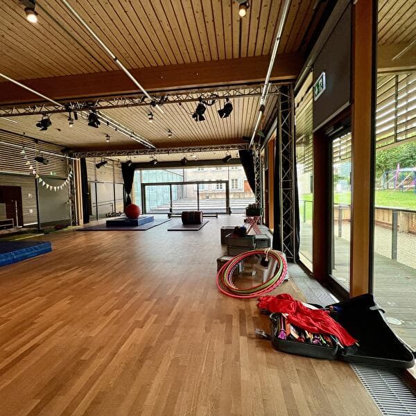 Zirkus-Workshop (Circus workshop / parents and children)