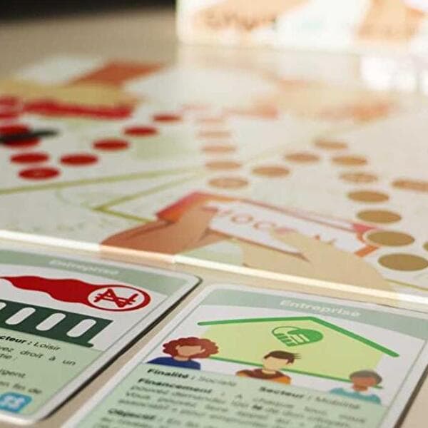Play the board game “Economia”