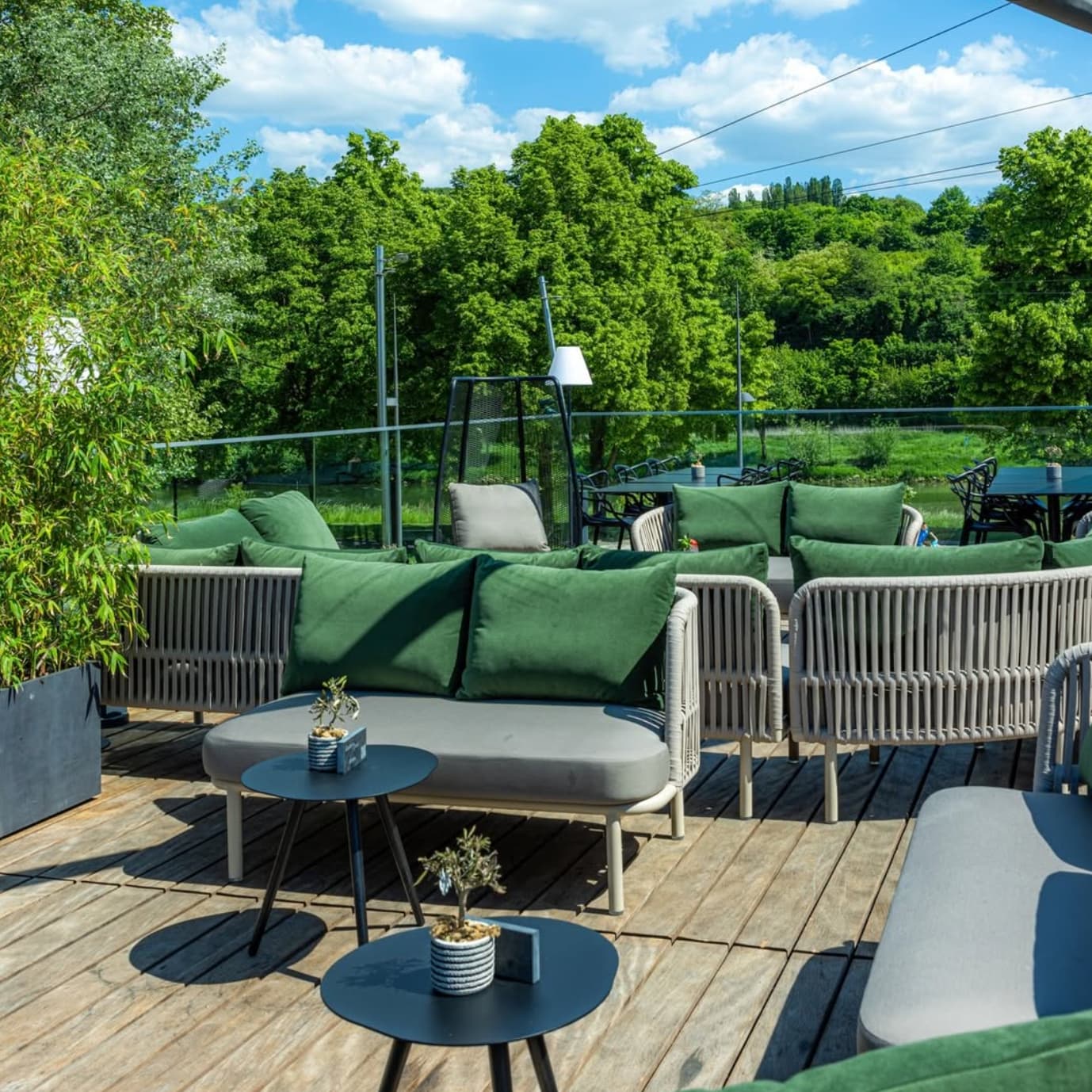 Bistro Quai: a terrace between vineyards and river - 1