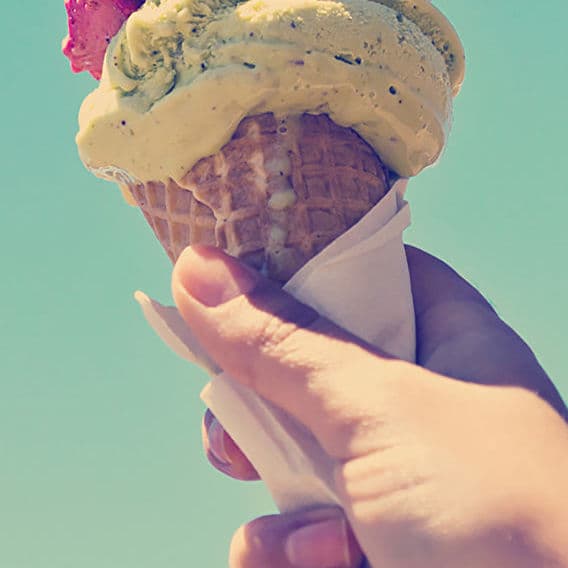 An ice cream to eat in! 1,2,3,4 balls, so many ! - 1