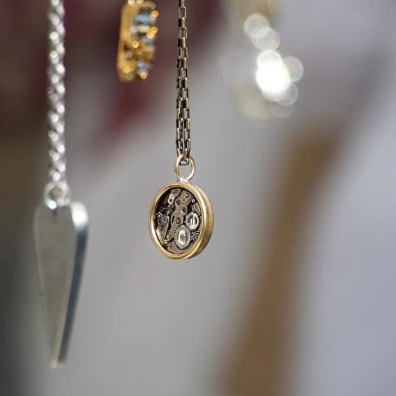 Maman, je veux des bijoux !