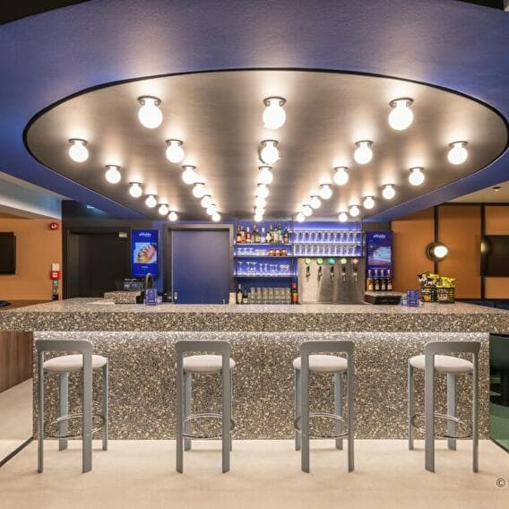 Offside Bar: Sport, design and conviviality at Casino 2000