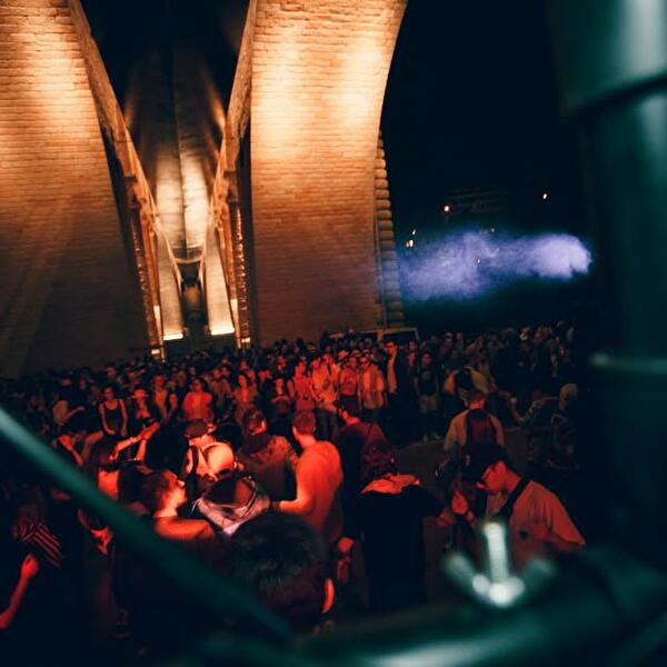 ING TECHNO MARATHON : UNDER THE BRIDGE